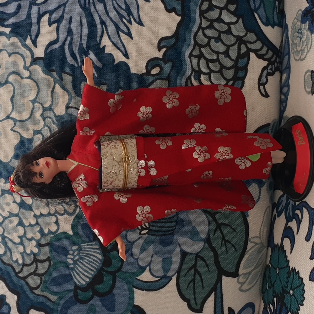 Happy New Year Barbie OSHOGATSU collectible JAPANESE NEW YEAR 1995(?)